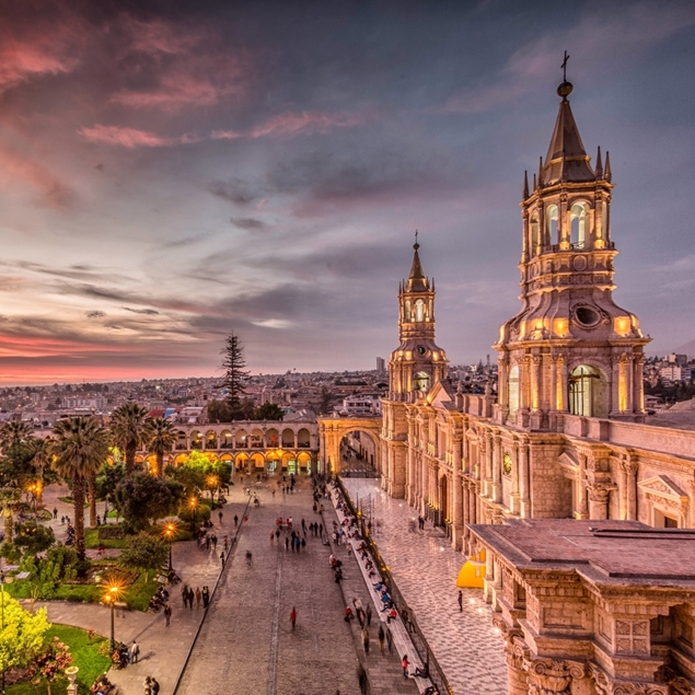 las calles de Arequipa por la noche