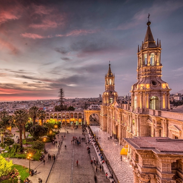 las calles de Arequipa por la noche